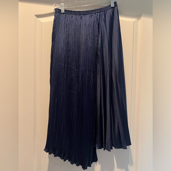 Vince Navy Asymmetrical Pleated Midi Skirt Size XS - Picture 6 of 9